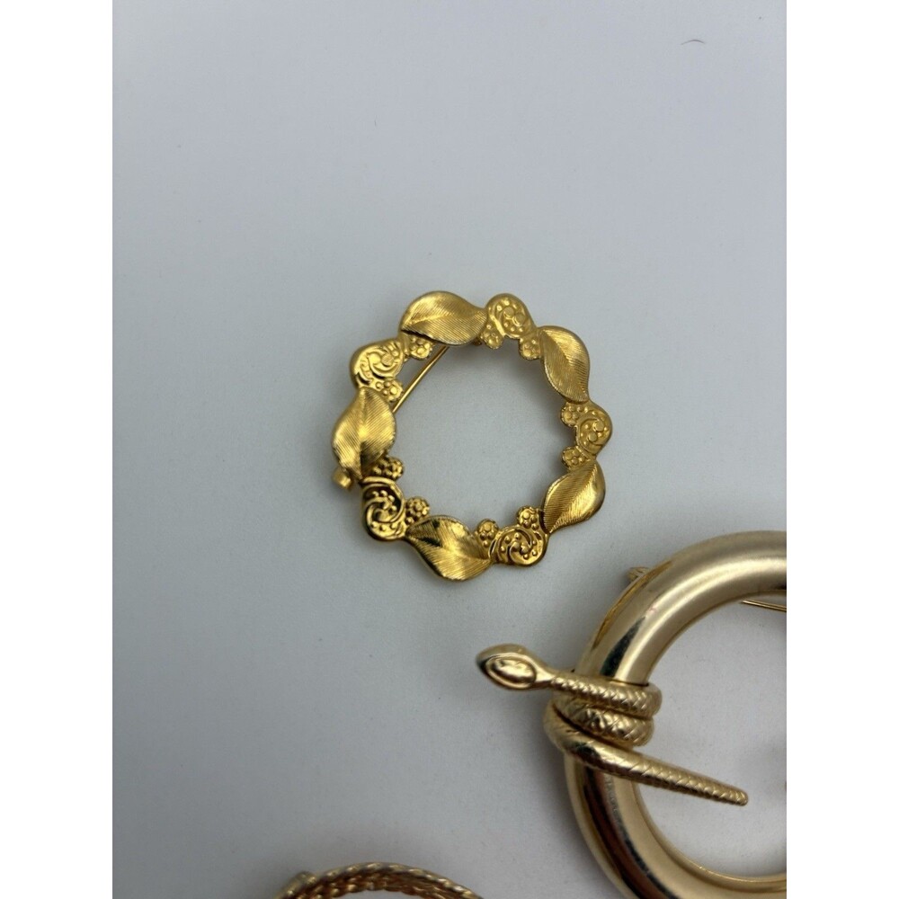 5 Brooch Lot Gold Tone Round Vintage Unsigned Snake Flower Pearl Leaf Wreath - Picture 3 of 14
